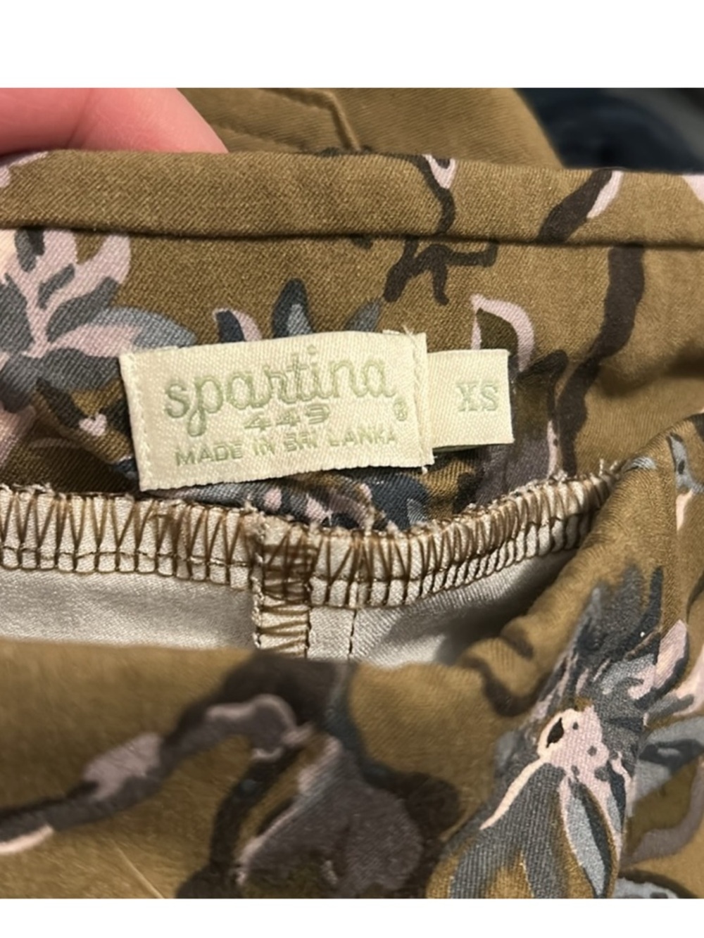 Spartina Maren pull on pants Olive Floral
Size XS - Picture 4 of 4